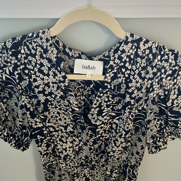 Floral blue viscose ba&sh dress with puff sleeves and buttons down the front - Picture 7 of 8